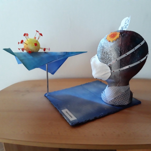 2020-05-11_Kunstprojekt_Covid-19_Pia_Seitenansicht-rechts1